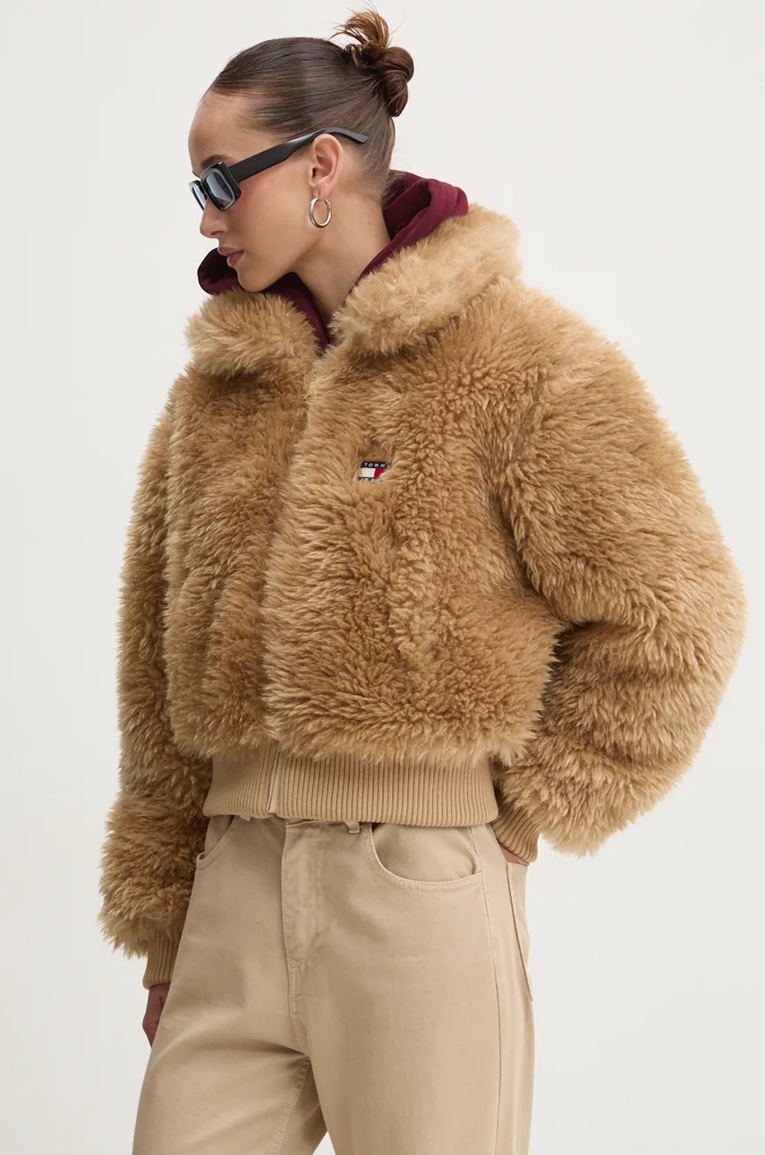 

Яке Tommy Jeans в кафяво преходен модел с уголемена кройка DW0DW18847, Кафяв