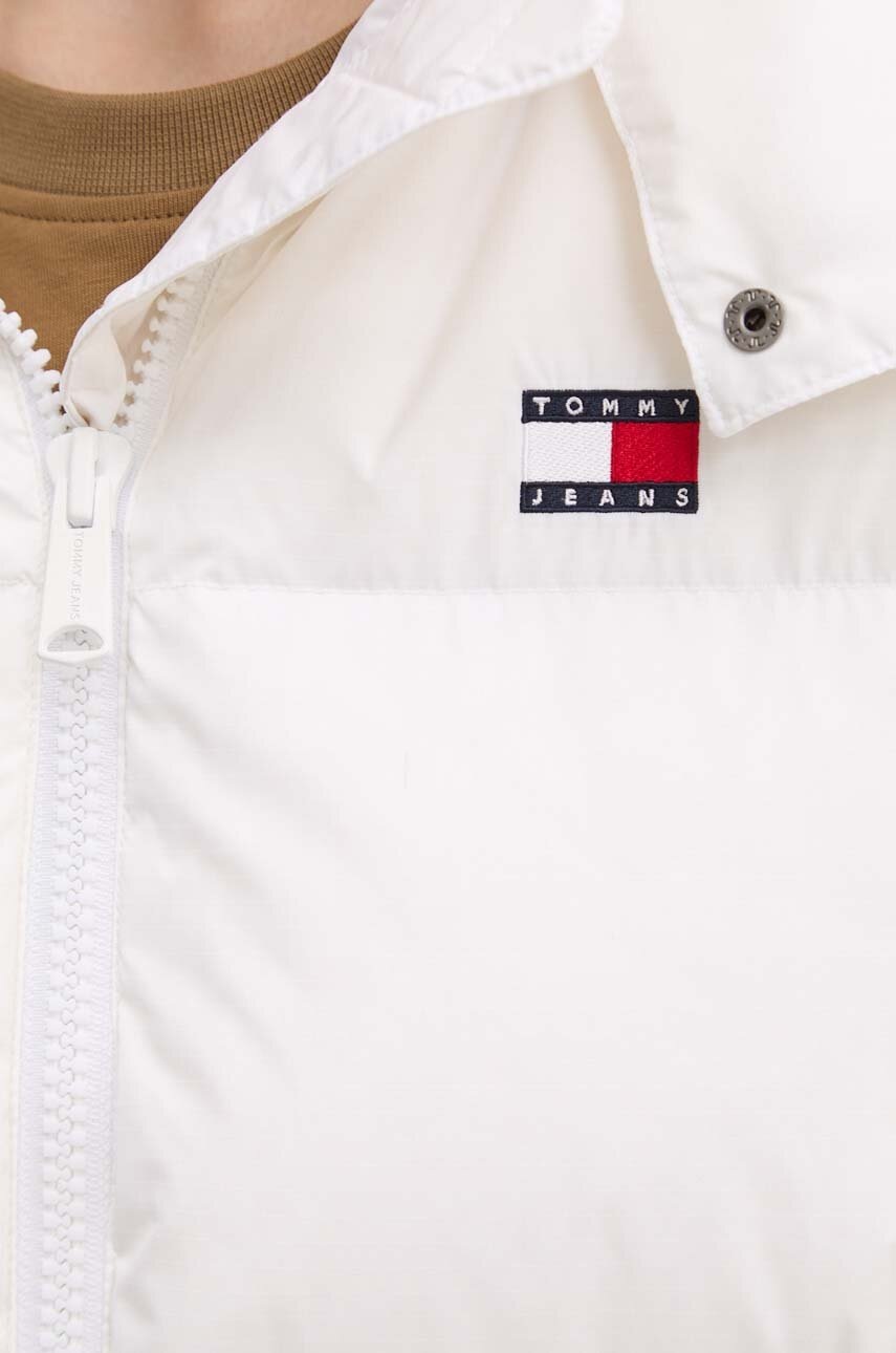 Пухова безрукавка Tommy Jeans жіноча колір білий зимова DW0DW18862 