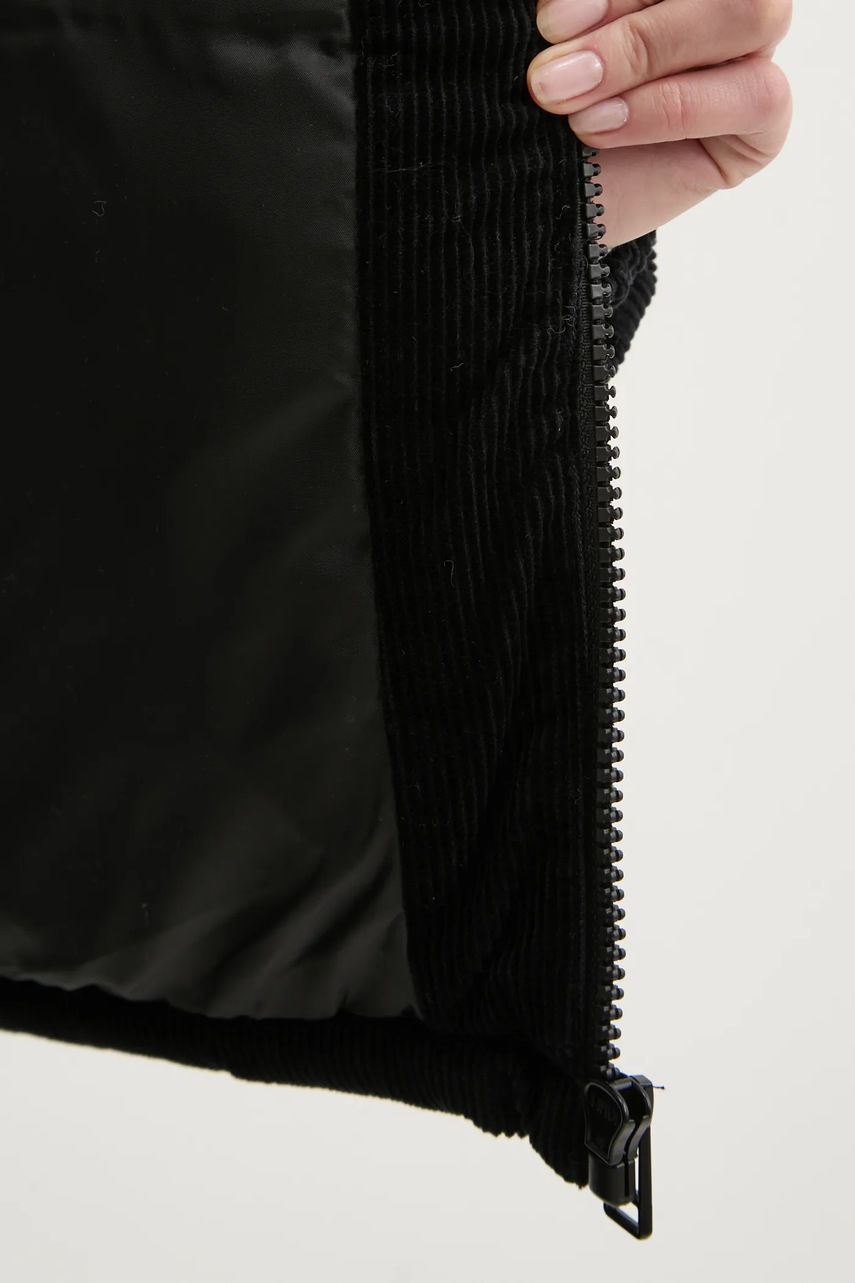 Куртка Volcom жіноча колір чорний зимова oversize B1732300 