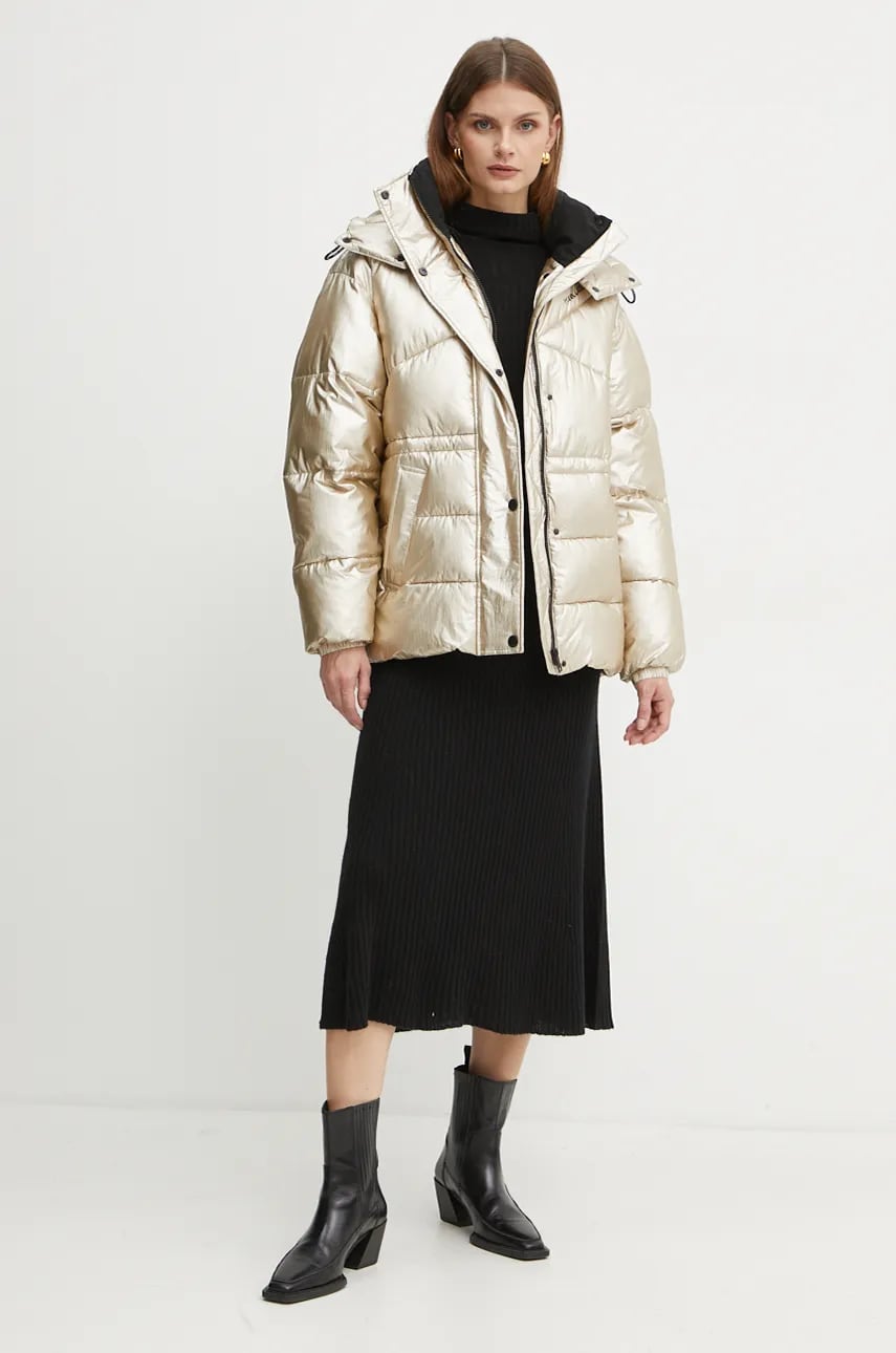 Куртка Karl Lagerfeld женская цвет золотой зимняя oversize 246W1504 Куртка Karl Lagerfeld женская цвет золотой зимняя oversize 246W1504