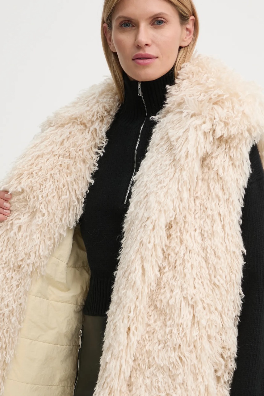 Αμάνικο μπουφάν Nanushka RIED χρώμα: μπεζ, NU24FWTP40371 φωτογραφία