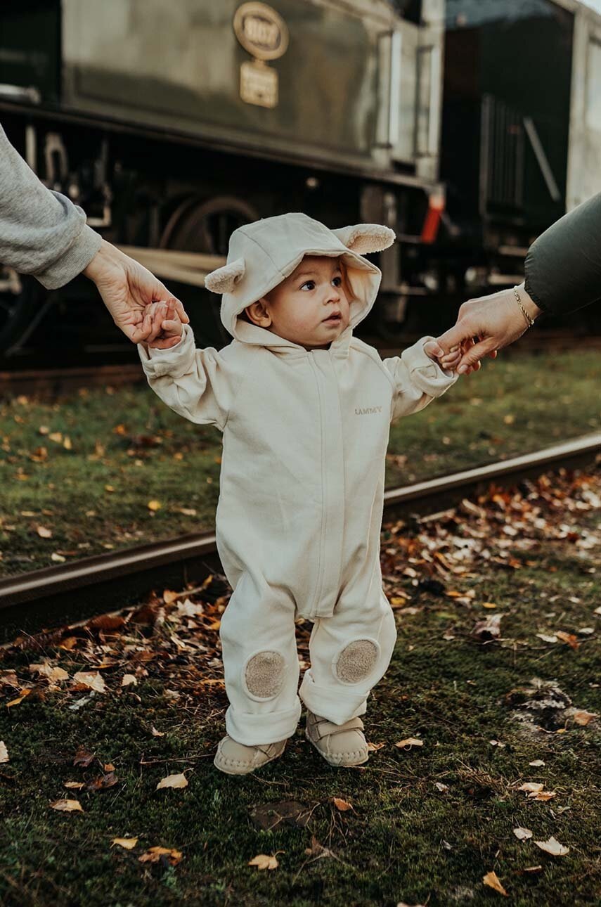

Бебешки гащеризон Donsje Lonik Jumpsuit Lammy в бежово 4084402, Бежов