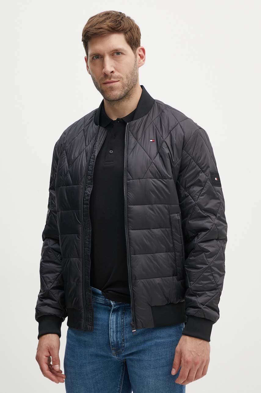 

Яке бомбър Tommy Hilfiger в черно преходен модел MW0MW36325, Черен