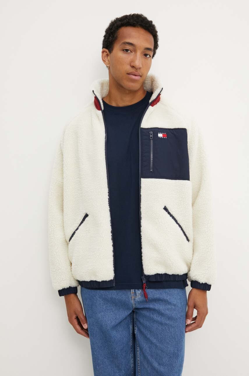 

Суичър Tommy Jeans в бежово с апликация DM0DM18906, Бежов