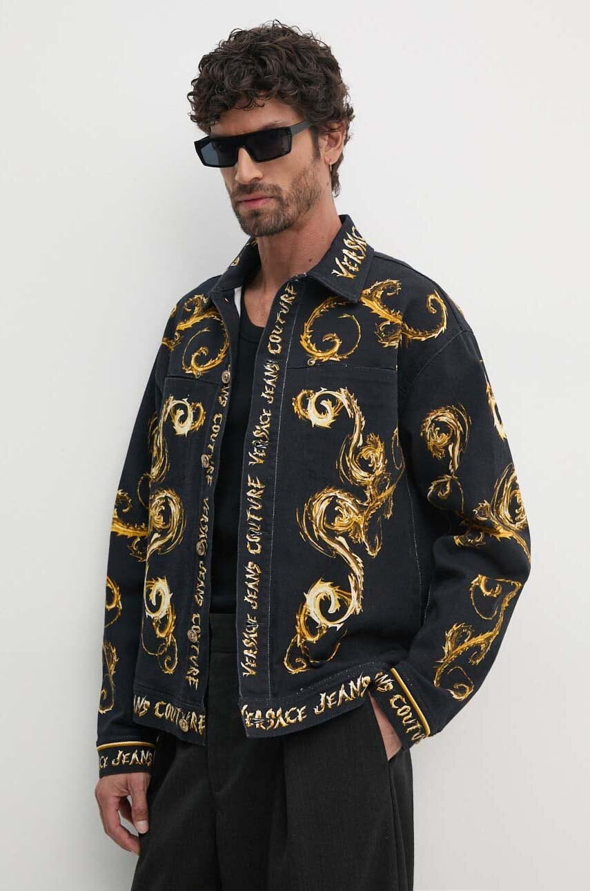 Versace Jeans Couture geacă din denim bărbați, culoarea negru, de tranziție, oversized, 77GAS40P ES125LO1 Versace Jeans Couture geacă din denim bărbați, culoarea negru, de tranziție, oversized, 77GAS40P ES125LO1