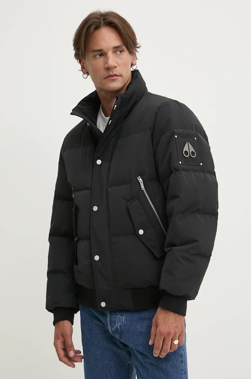 Levně Péřová bunda MOOSE KNUCKLES pánská, černá barva, zimní, M34MB012