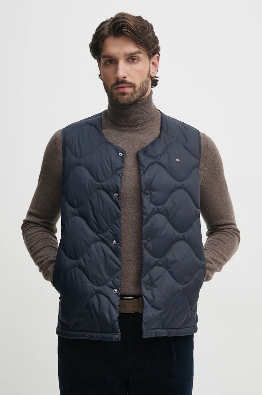 Levně Péřová vesta Tommy Hilfiger tmavomodrá barva, MW0MW36583