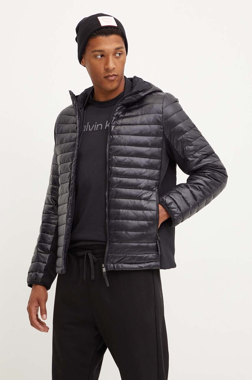 

Яке Calvin Klein Performance в черно зимен модел 00GMF4O517, Черен