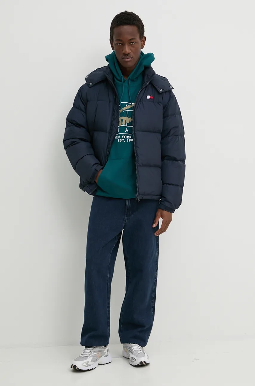 Пуховая куртка Tommy Jeans мужская цвет синий зимняя DM0DM19537 Пуховая куртка Tommy Jeans мужская цвет синий зимняя DM0DM19537