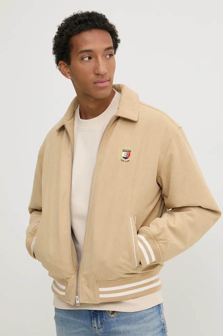 Tommy Jeans geaca barbati, culoarea bej, de tranzitie, DM0DM19626 Tommy Jeans geaca barbati, culoarea bej, de tranzitie, DM0DM19626