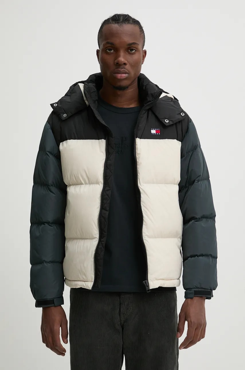 Tommy Jeans geaca de puf barbati, culoarea bej, de iarna, DM0DM19639 Tommy Jeans geaca de puf barbati, culoarea bej, de iarna, DM0DM19639