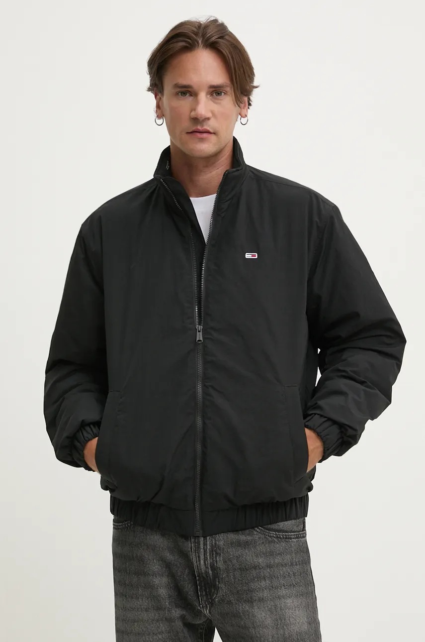 

Яке Tommy Jeans в черно преходен модел с уголемена кройка DM0DM19661, Черен