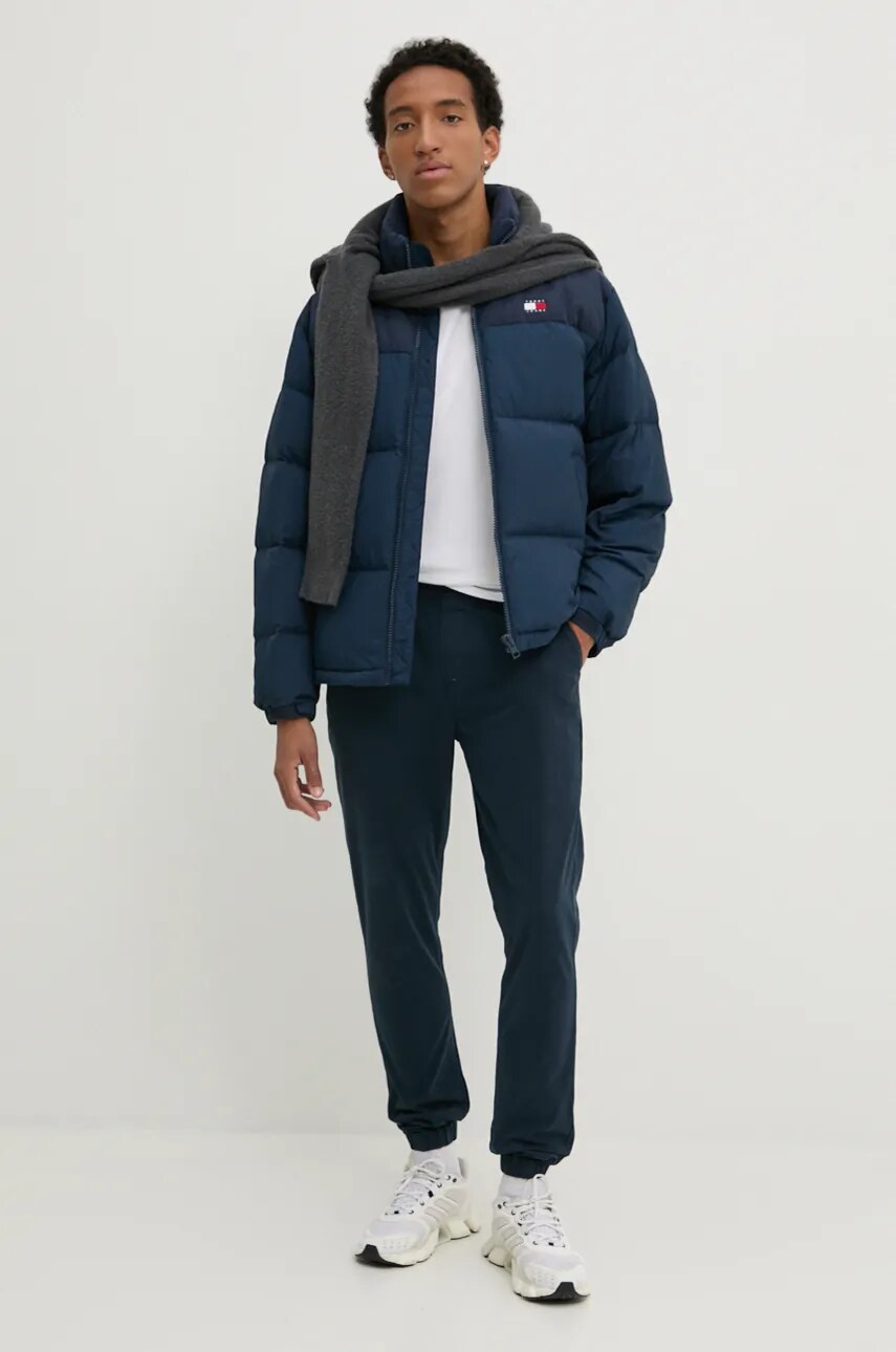 Пуховая куртка Tommy Jeans мужская цвет синий зимняя DM0DM20004 Пуховая куртка Tommy Jeans мужская цвет синий зимняя DM0DM20004