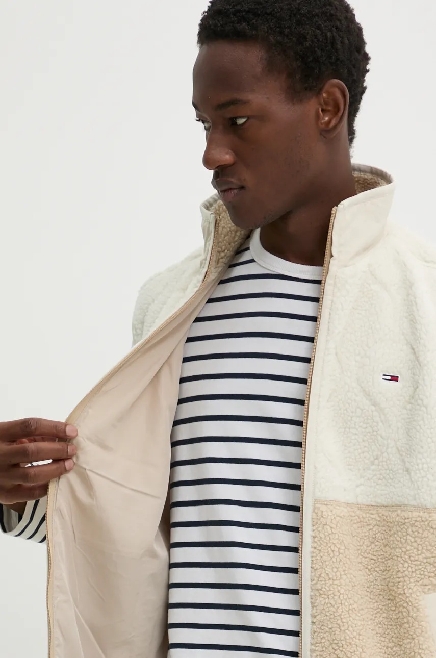 Αμάνικο μπουφάν Tommy Jeans χρώμα: μπεζ, DM0DM19628 φωτογραφία