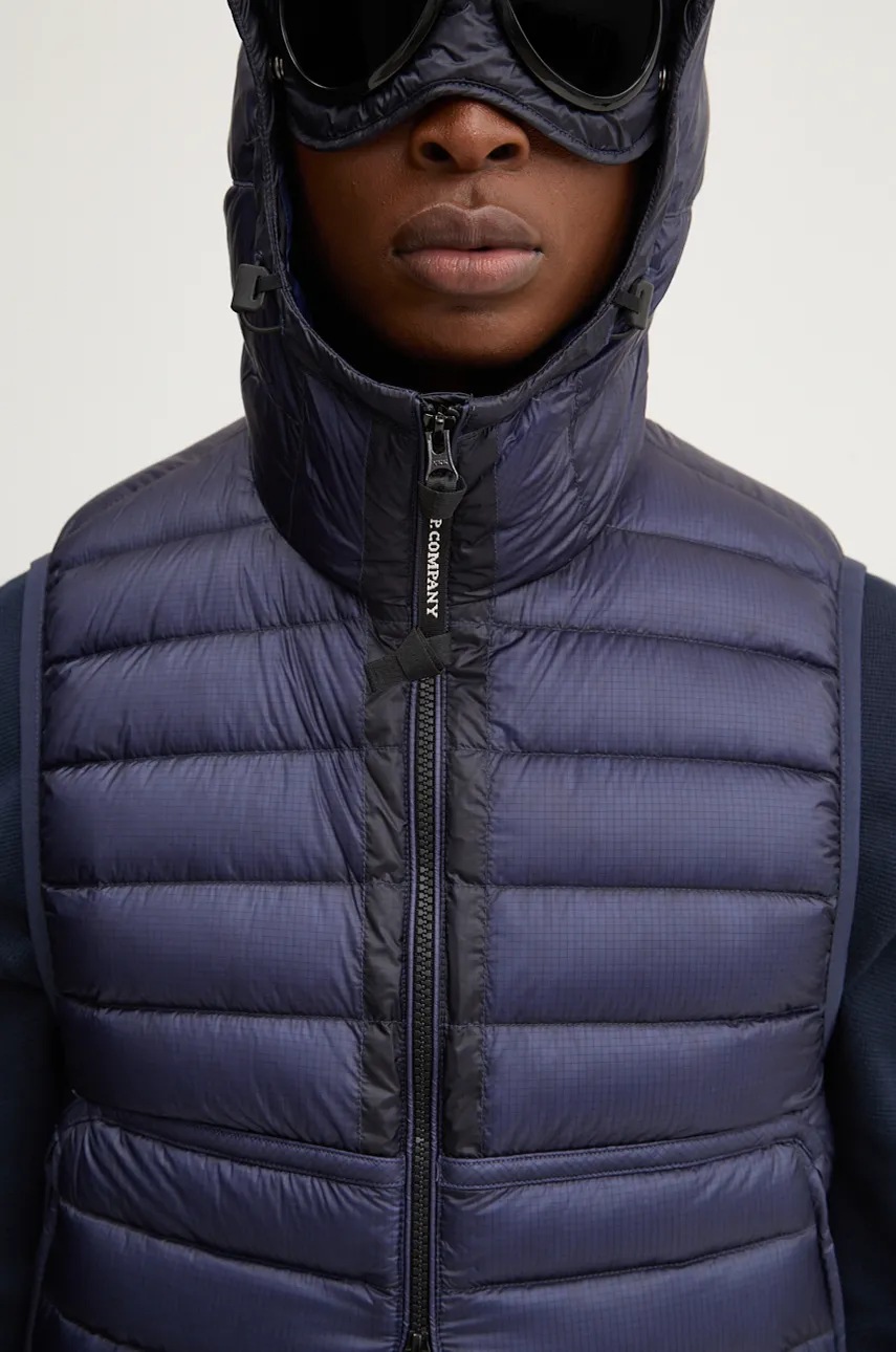 Αμάνικο από πούπουλα C.P. Company ανδρικό, χρώμα: ναυτικό μπλε, 17CMOW074A006099A φωτογραφία
