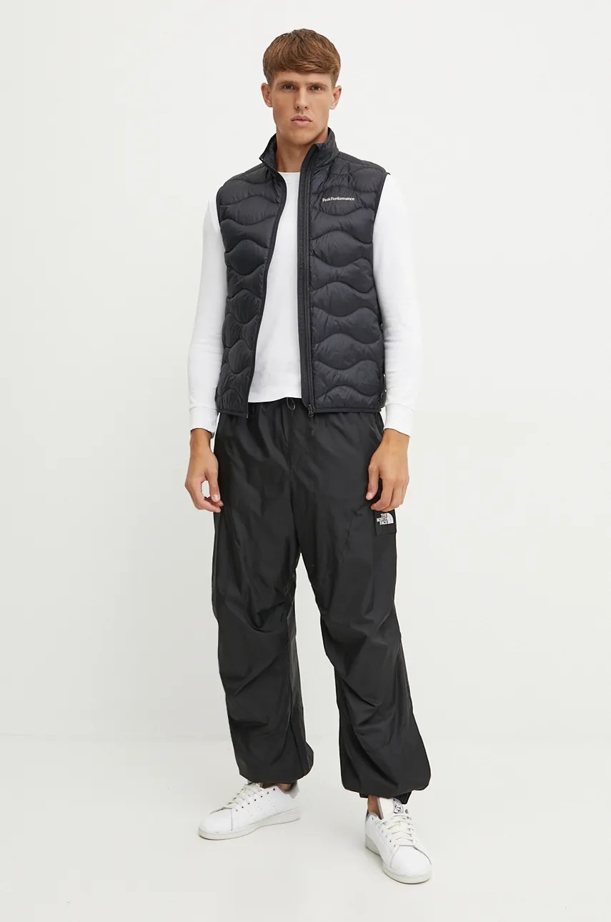 Безрукавка Peak Performance Helium Down мужской цвет чёрный зимний G79842