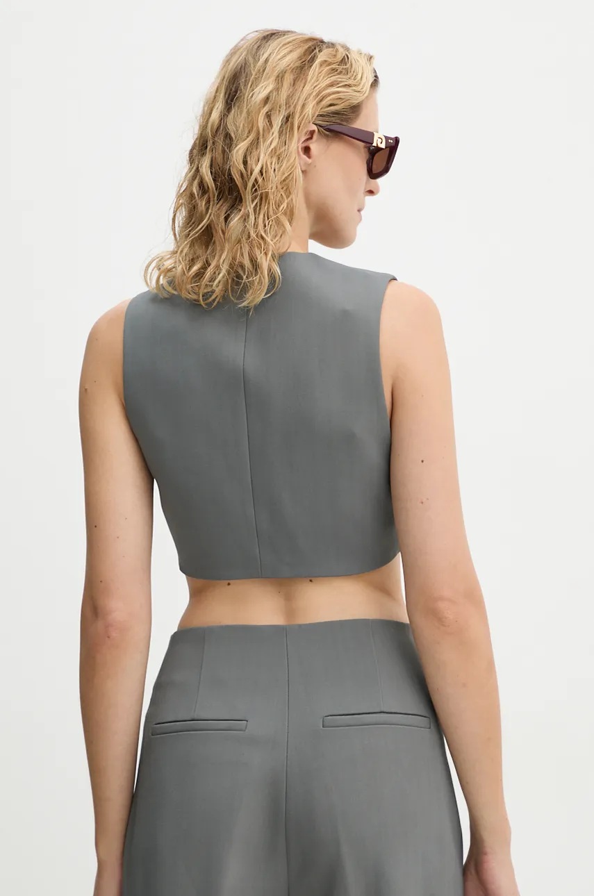 Vesta Nanushka SUREE