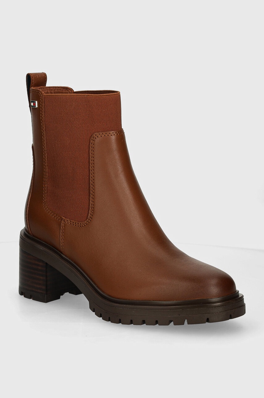 

Кожени боти челси Tommy Hilfiger FLAG MID HEEL LEATHER CHELSEA в кафяво с дебел ток FW0FW08163, Кафяв