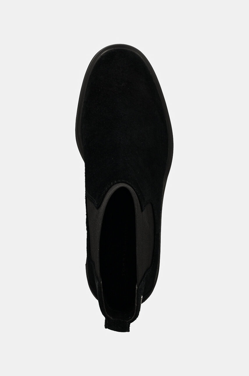 Замшеві черевики Tommy Hilfiger FLAG MID HEEL SUEDE CHELSEA жіночі колір чорний каблук блок FW0FW08429 