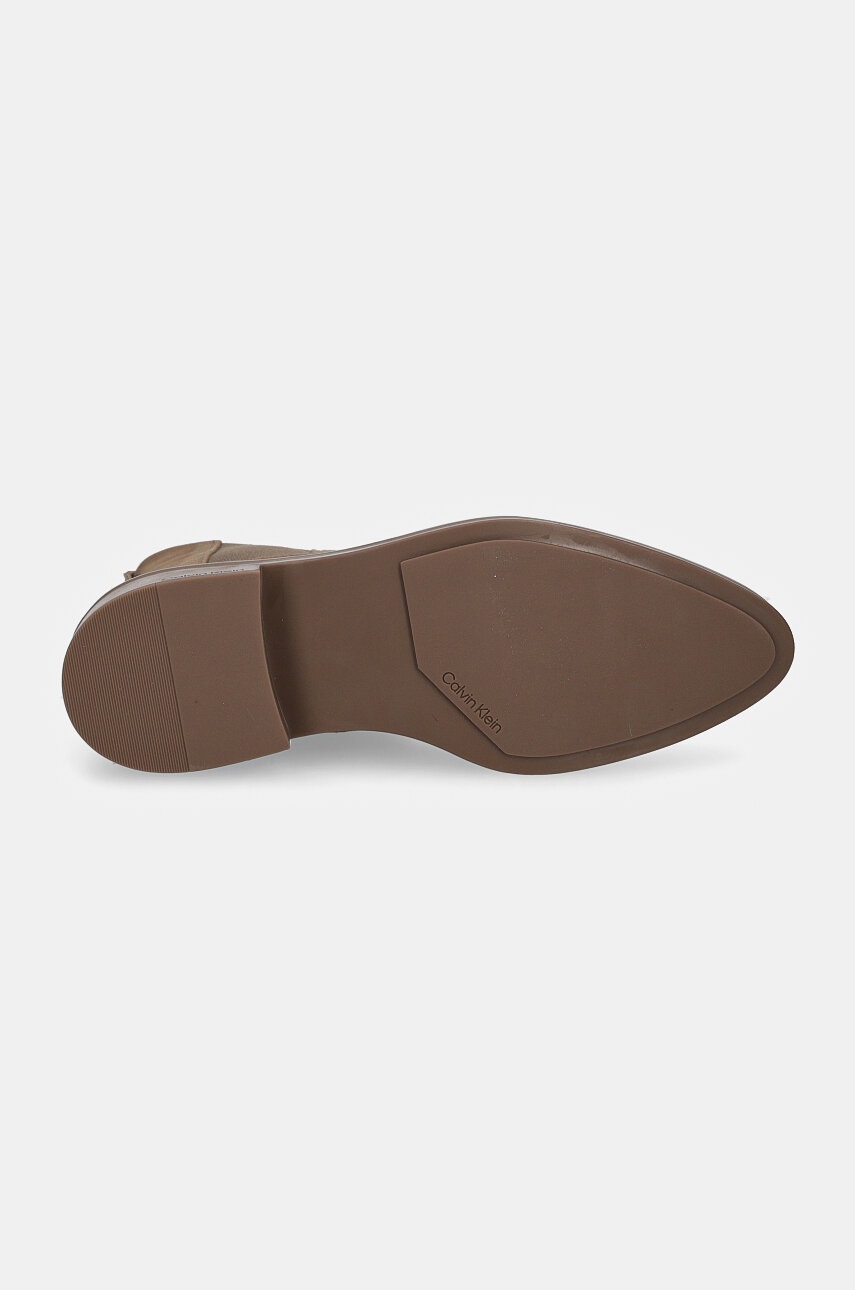 Замшеві черевики Calvin Klein HEEL CHELSEA BOOT 30 SUE жіночі колір коричневий на плоскому ходу HW0HW02191 