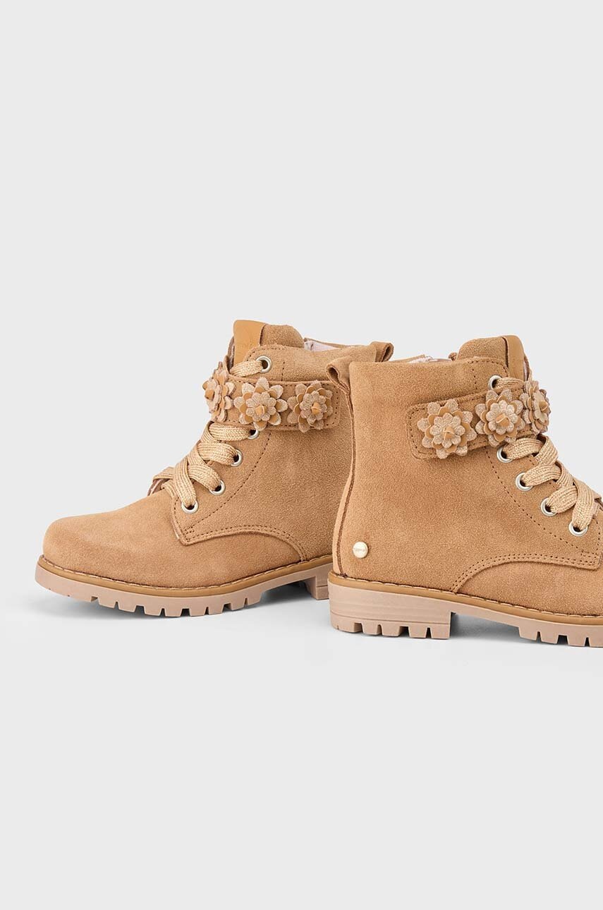 Детские замшевые ботинки Mayoral цвет коричневый 44477 в Чернигове Детские замшевые ботинки Mayoral цвет коричневый 44477 в Чернигове