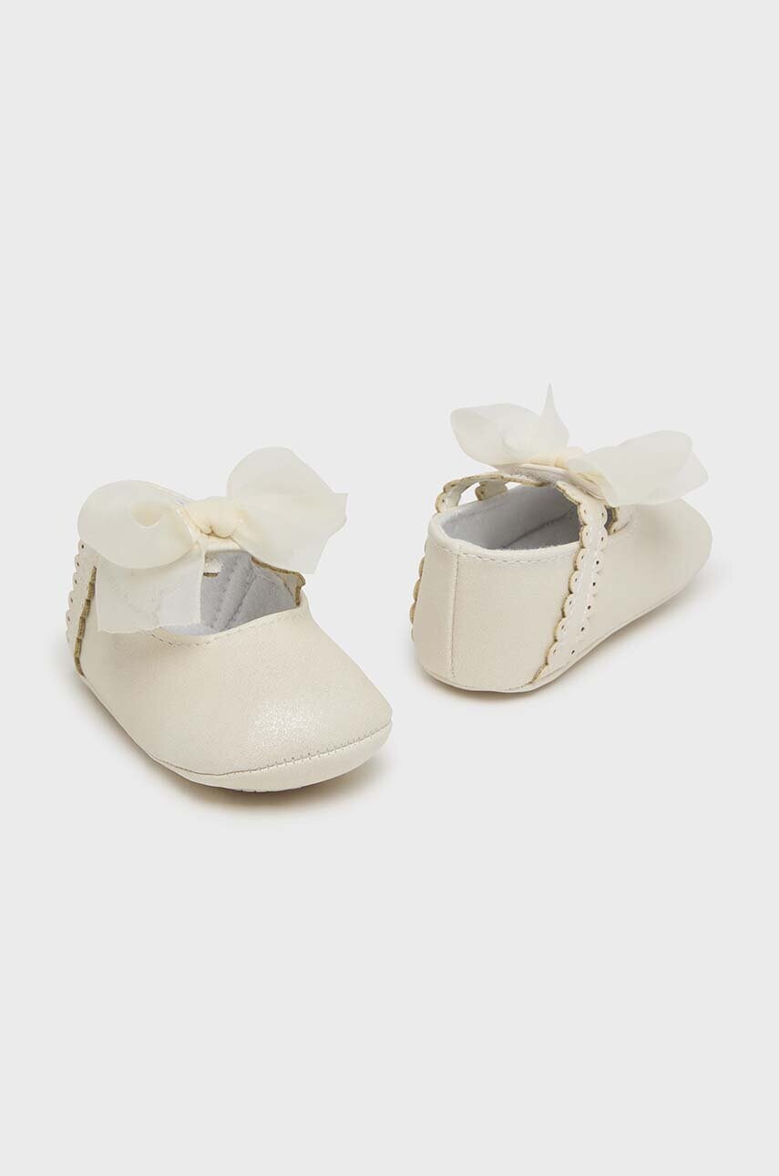 

Бебешки обувки Mayoral Newborn в бежово 9791, Бежов