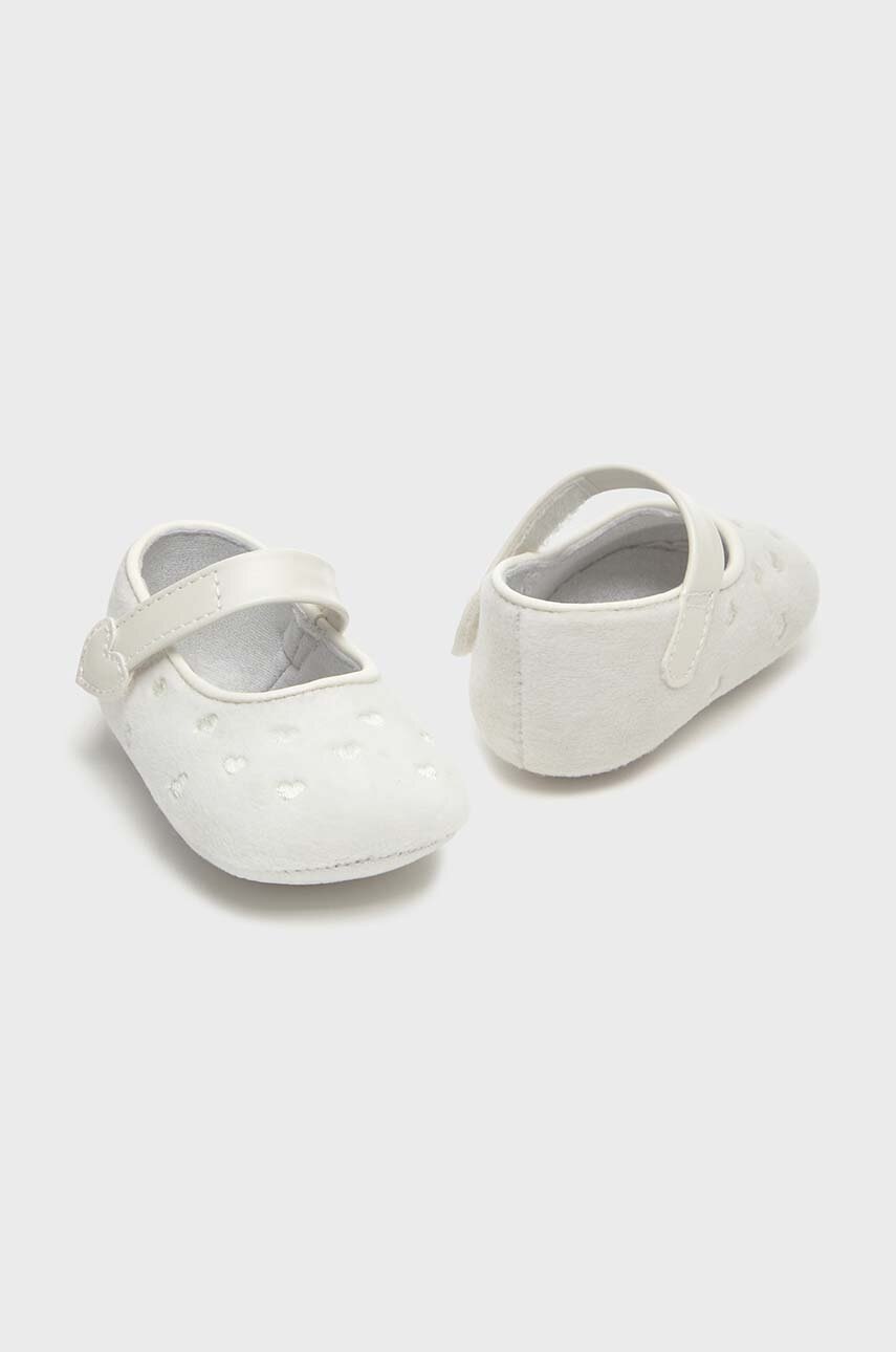 

Бебешки обувки Mayoral Newborn в бежово 9794, Бежов