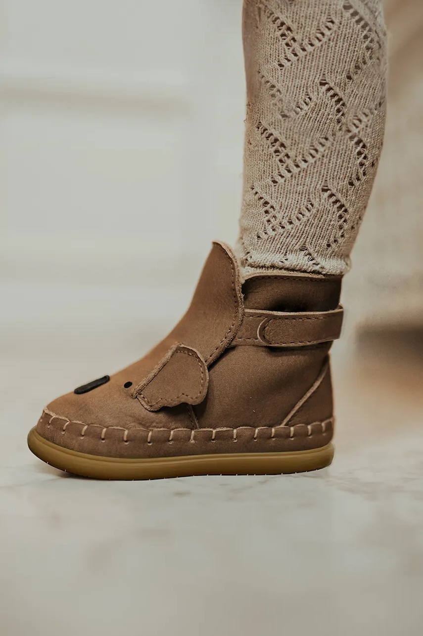 Детские замшевые зимние ботинки Donsje Dubu Classic Shoes Koala цвет бежевый 1500407 Детские замшевые зимние ботинки Donsje Dubu Classic Shoes Koala цвет бежевый 1500407