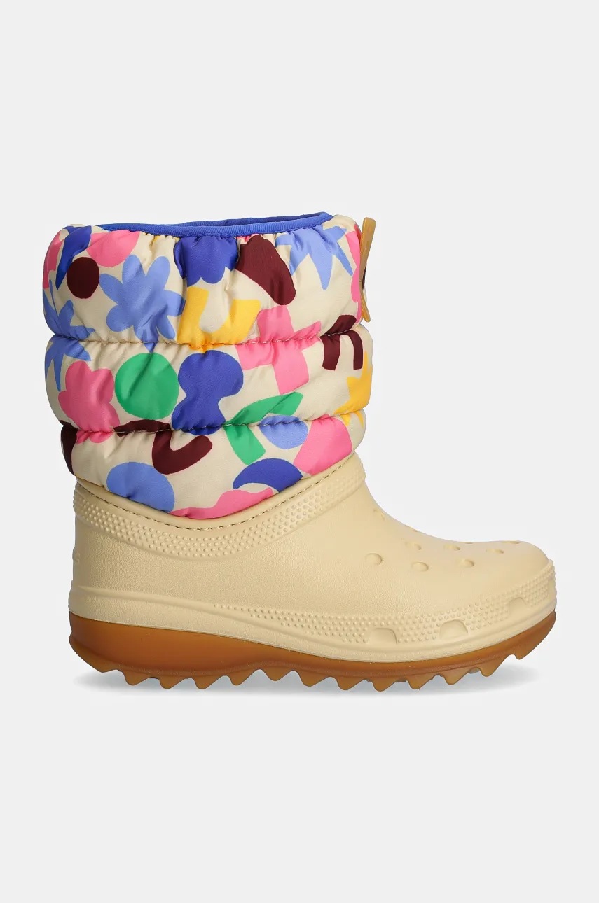 Дитячі чоботи Crocs CLASSIC NEO PUFF GEO SHAPES BOOT колір бежевий 210410