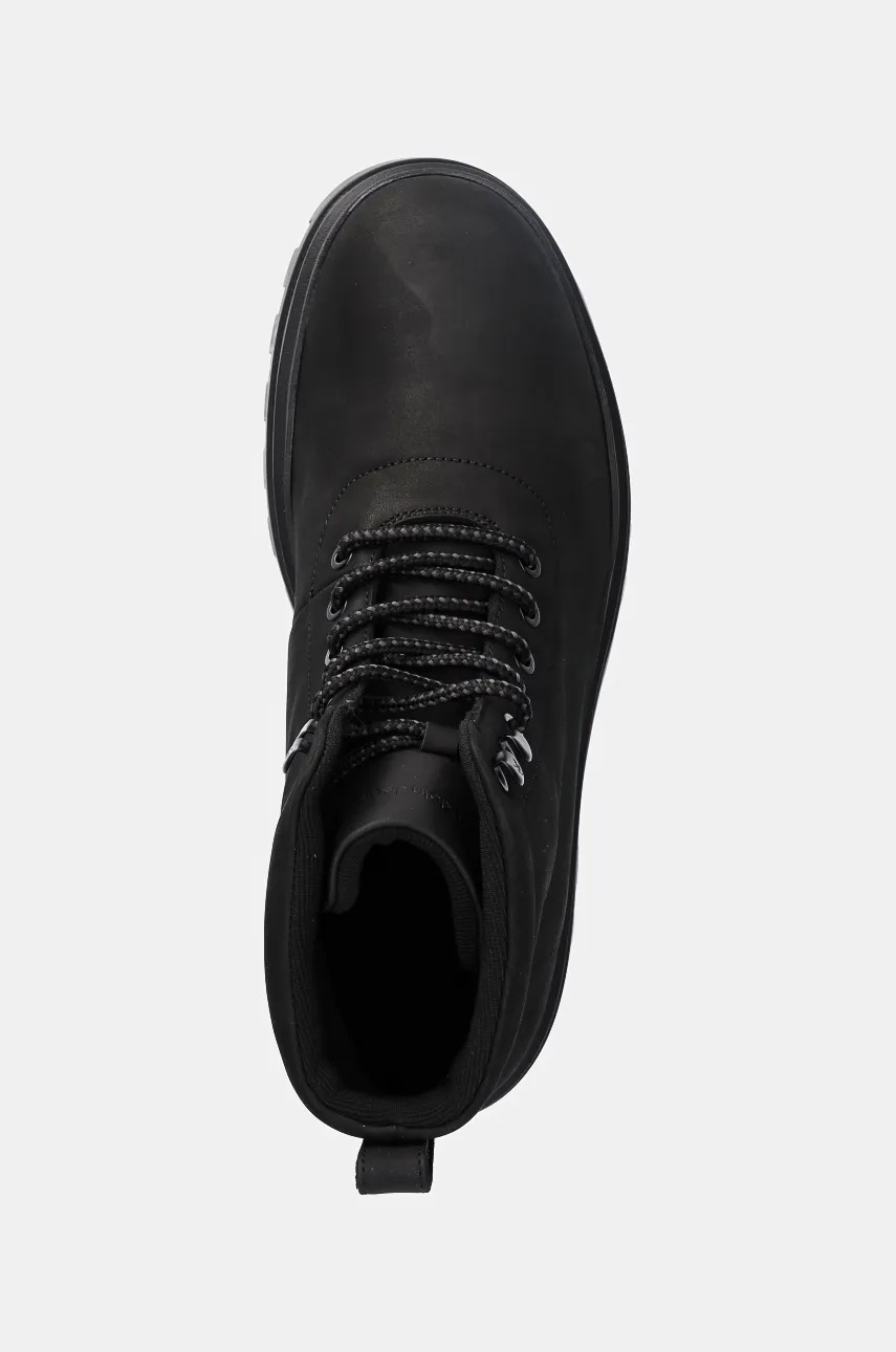 Παπούτσια nubuck Calvin Klein Jeans LUGGED LACEUP BOOT OXF HIKING NB χρώμα: μαύρο, YM0YM01076 φωτογραφία