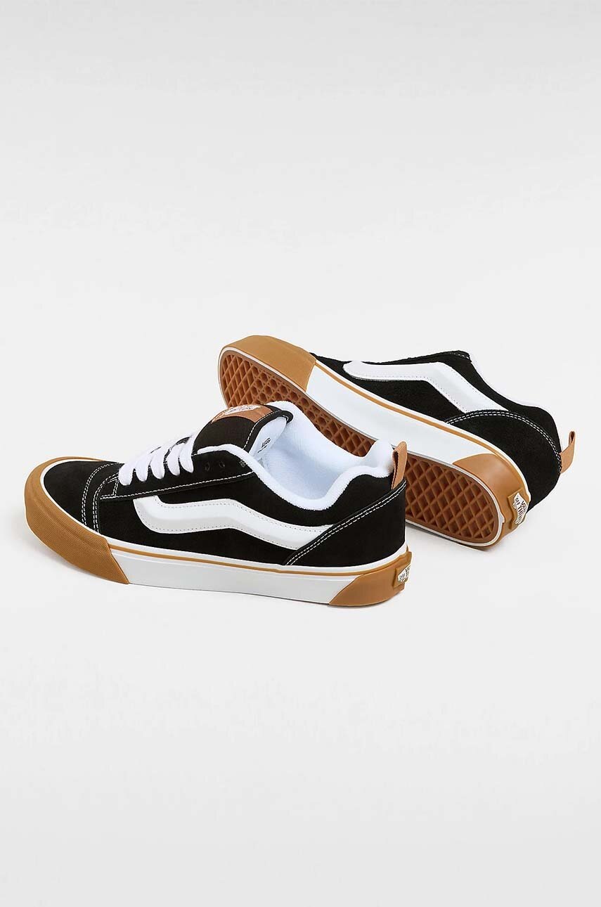 Σουέτ sneakers Vans Knu Skool χρώμα: μαύρο, VN0009QCCJI1 φωτογραφία