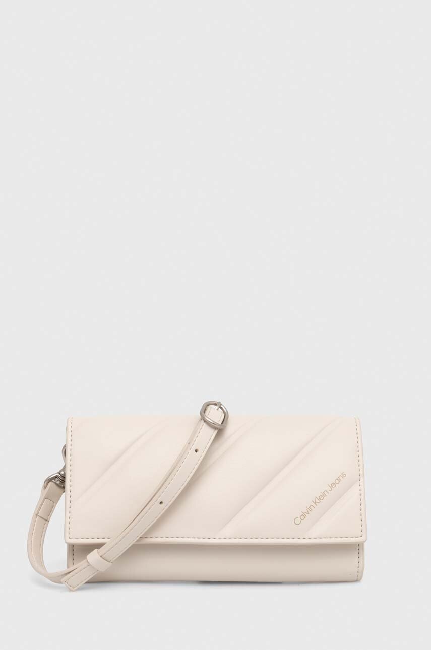 

Клъч Calvin Klein Jeans в бежово K60K612257, Бежов