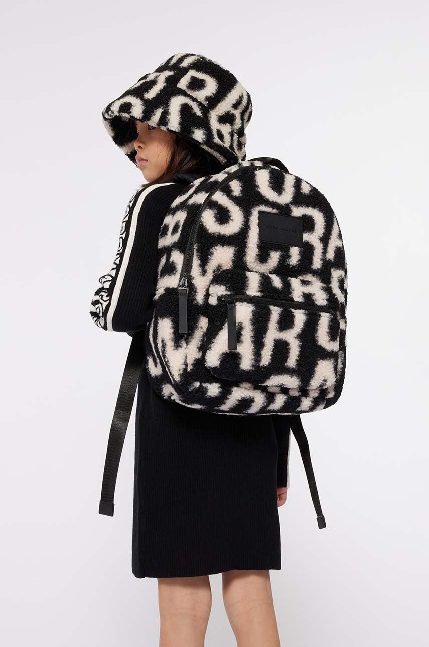 

Детска раница Marc Jacobs в черно голям размер с десен W60358, Черен