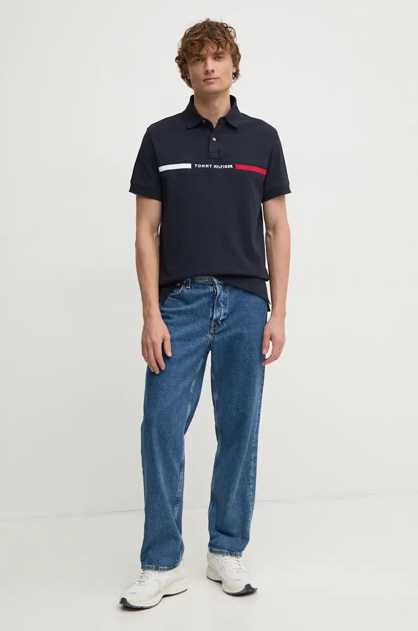 Поло Tommy Hilfiger мужское цвет синий с аппликацией MW0MW38130 Поло Tommy Hilfiger мужское цвет синий с аппликацией MW0MW38130