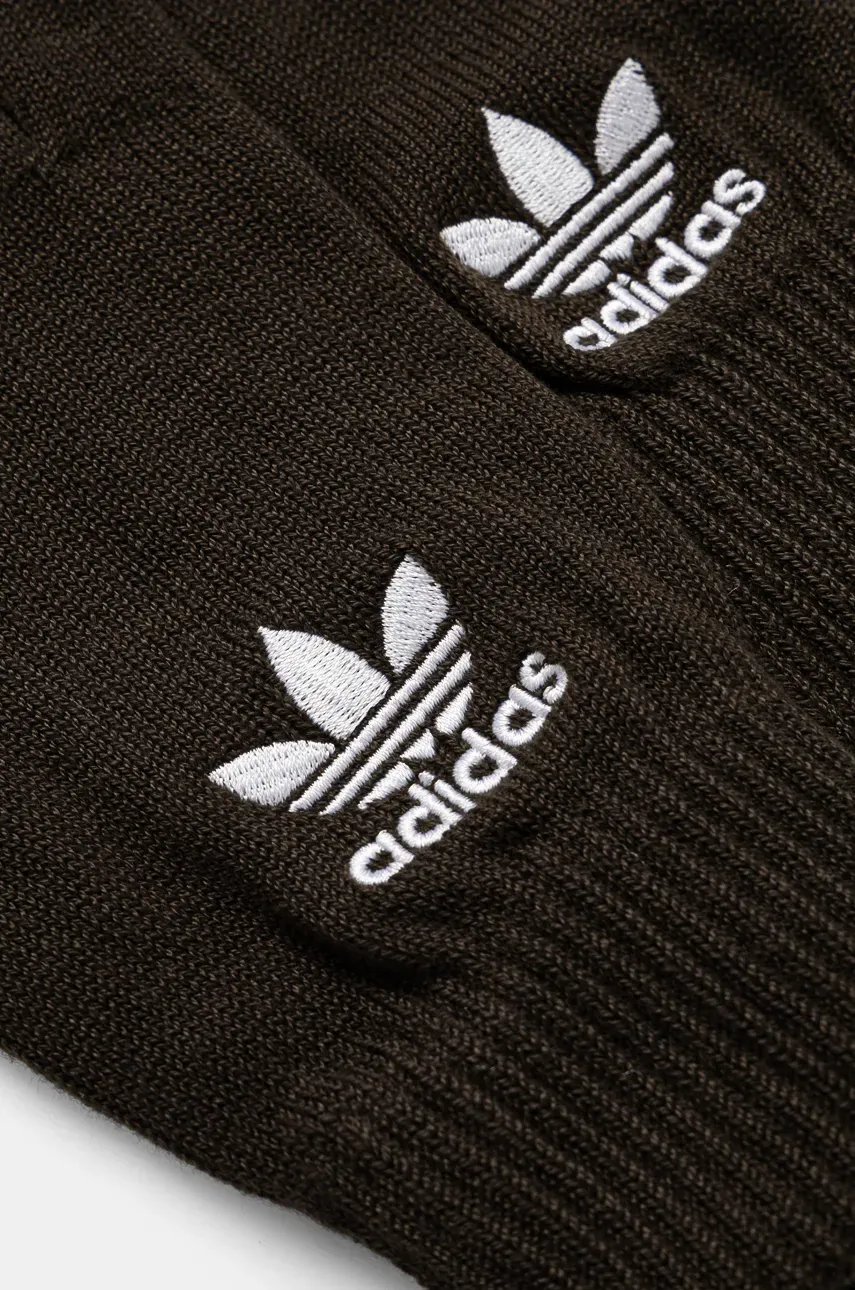 Перчатки adidas Originals цвет зелёный IY4639 Перчатки adidas Originals цвет зелёный IY4639