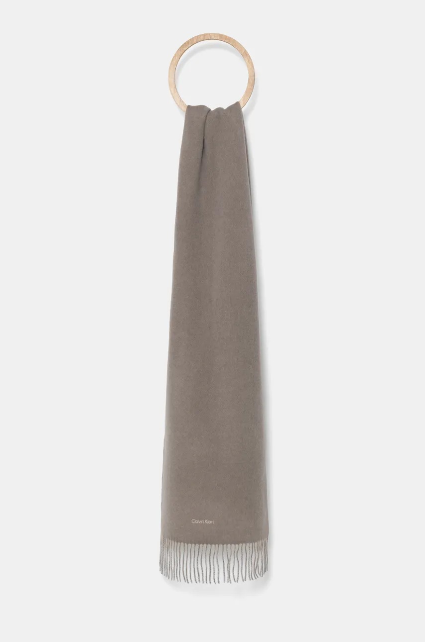 

Вълнен шал Calvin Klein в сиво с изчистен дизайн K60K612705, Кафяв