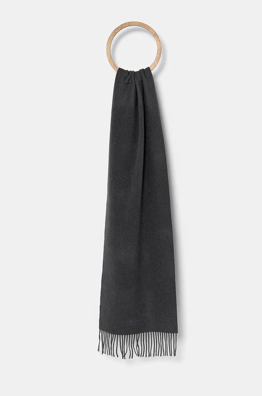 

Шал Calvin Klein мъжки в сиво с изчистен дизайн K50K512378, Сив