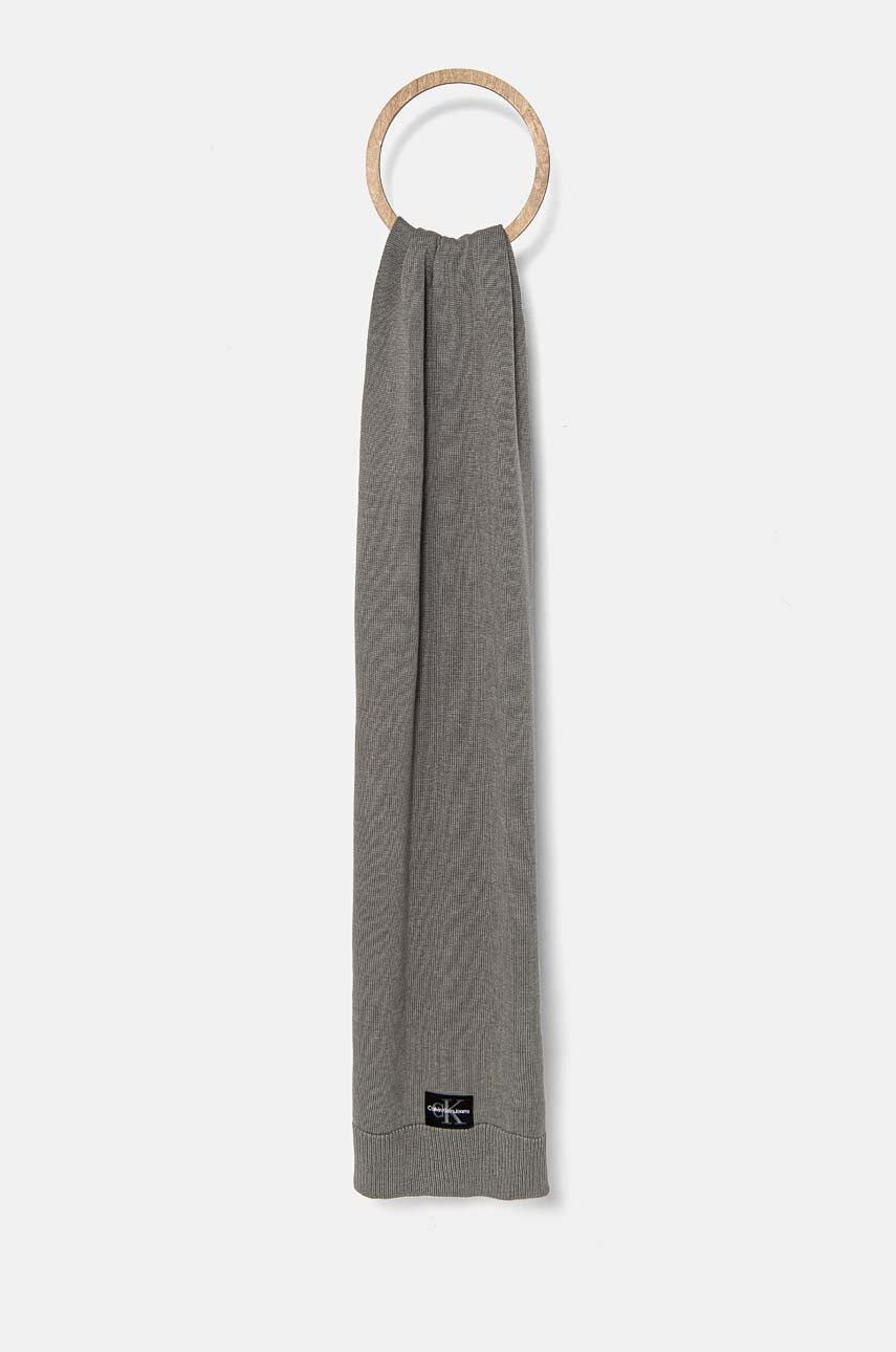 Levně Šála Calvin Klein Jeans šedá barva, s aplikací, K50K512457