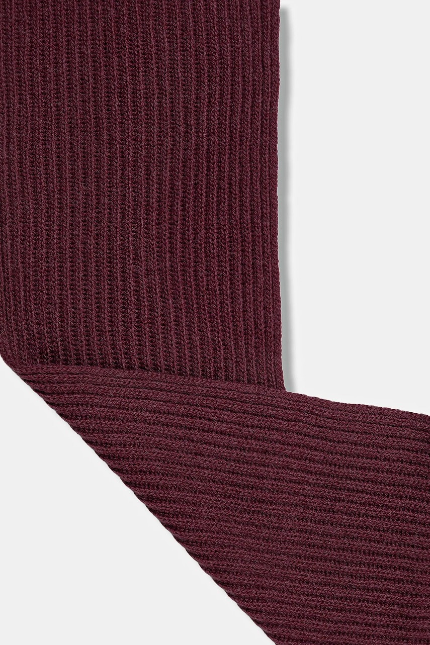 Шарф United Colors of Benetton цвет коричневый однотонный 1302U0723 Шарф United Colors of Benetton цвет коричневый однотонный 1302U0723