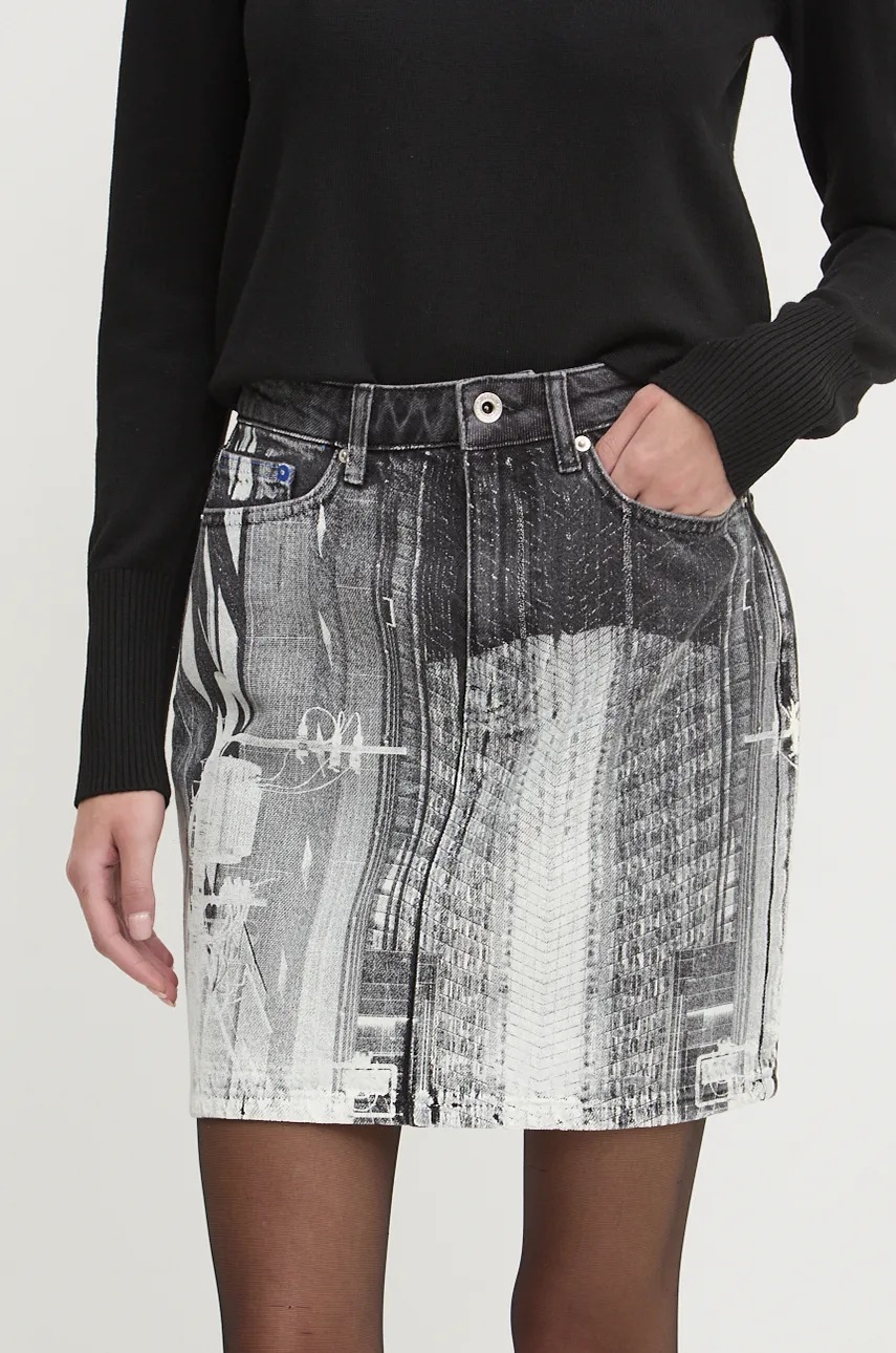 

Дънкова пола Karl Lagerfeld Jeans в черно къса със стандартна кройка 246J1203, Черен