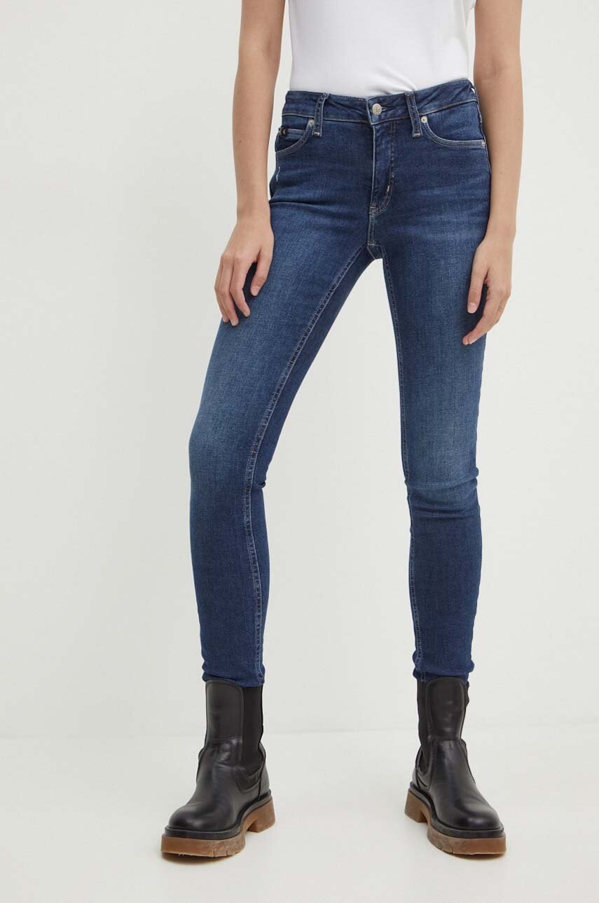 

Дънки Calvin Klein Jeans в тъмносиньо J20J223646, Тъмносин