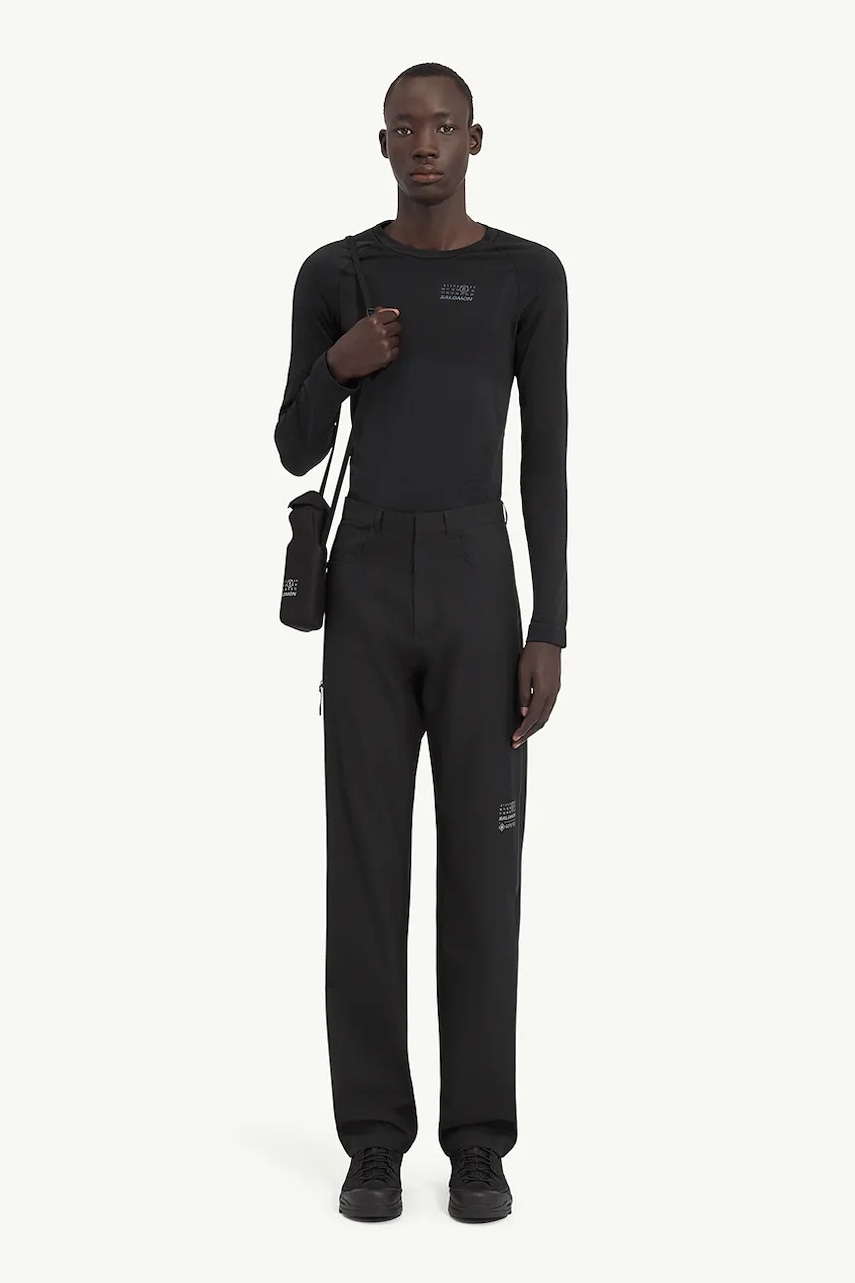 MM6 Maison Margiela pantaloni x Salomon barbati, culoarea negru, drept, SH0LA0013.M35200 MM6 Maison Margiela pantaloni x Salomon barbati, culoarea negru, drept, SH0LA0013.M35200
