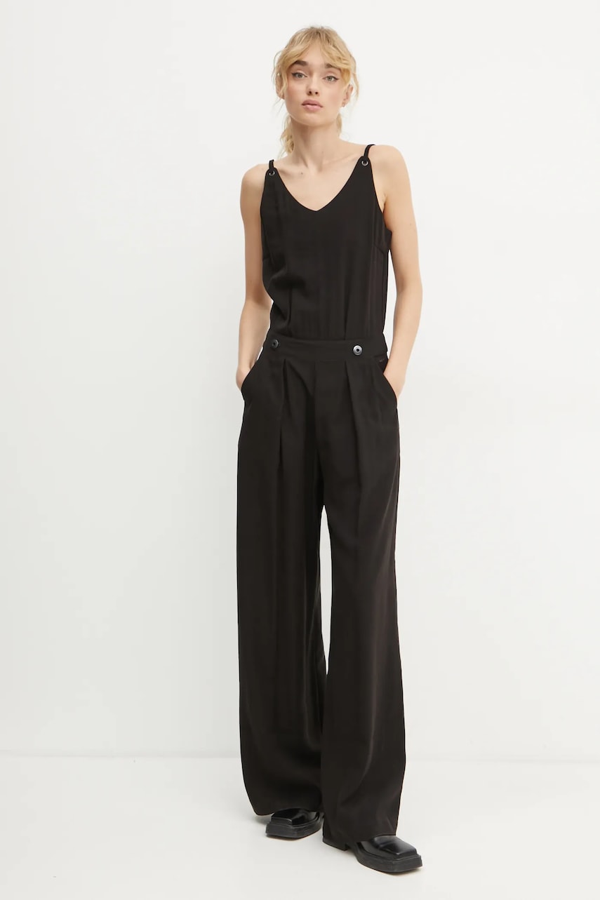 G-Star Raw salopeta culoarea negru, cu decolteu in v, D25298-D522 G-Star Raw salopeta culoarea negru, cu decolteu in v, D25298-D522