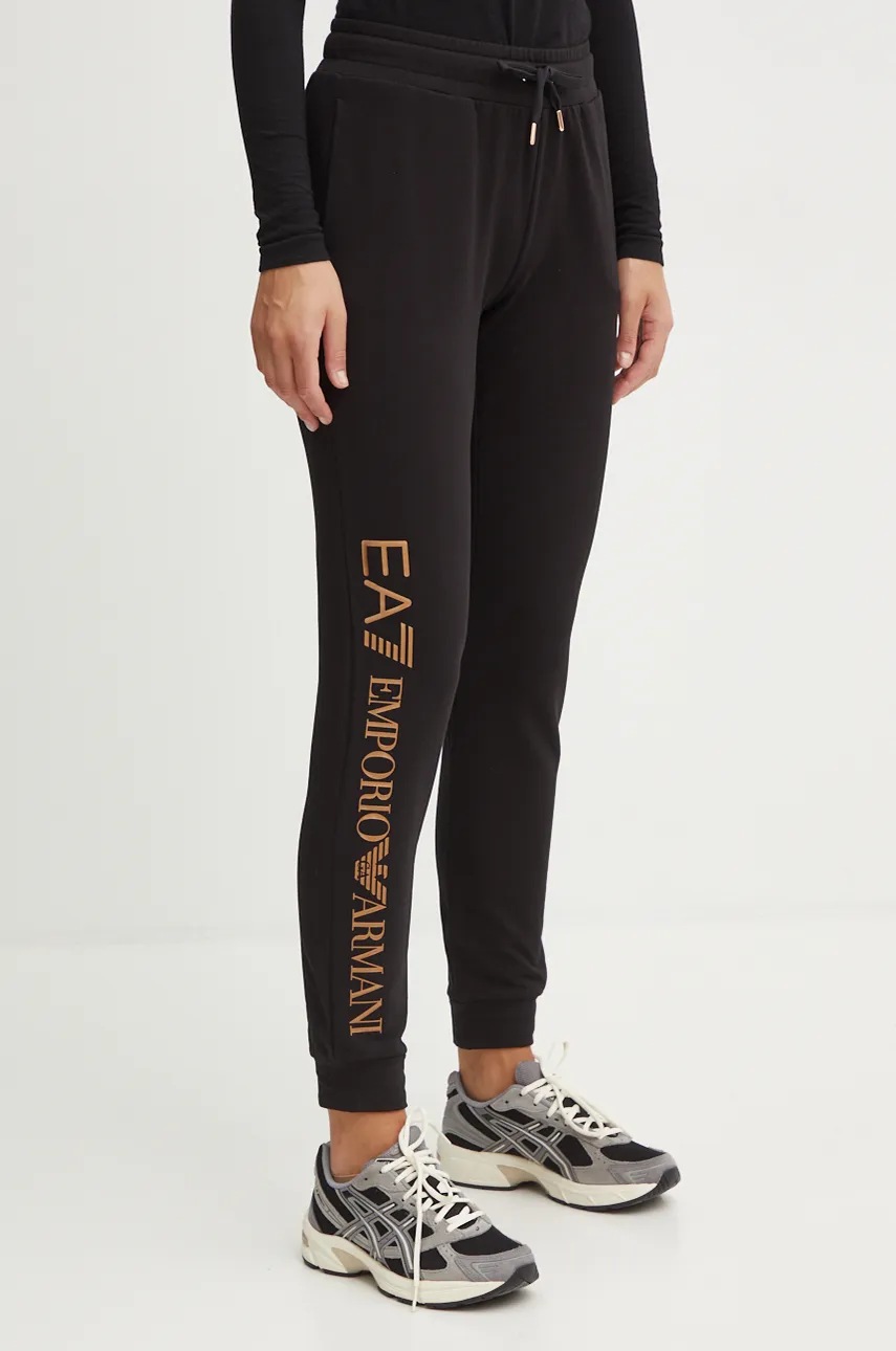 

Панталон EA7 Emporio Armani в черно с принт TJZEZ.6DTP62, Черен