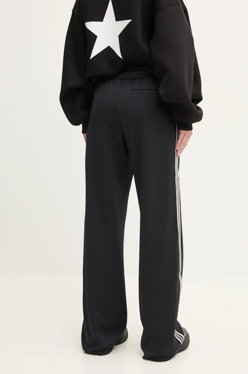 Спортивные штаны Miss Sixty цвет чёрный с аппликацией 6L3PJ4550000 Спортивные штаны Miss Sixty цвет чёрный с аппликацией 6L3PJ4550000