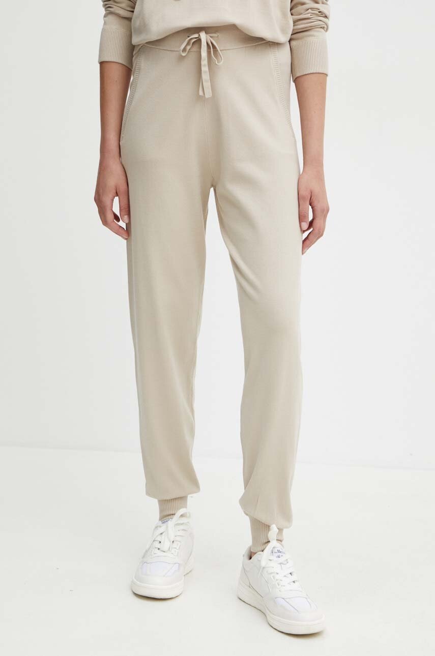 

Спортен панталон Max Mara Leisure в бежово с изчистен дизайн 2426336028600, Бежов
