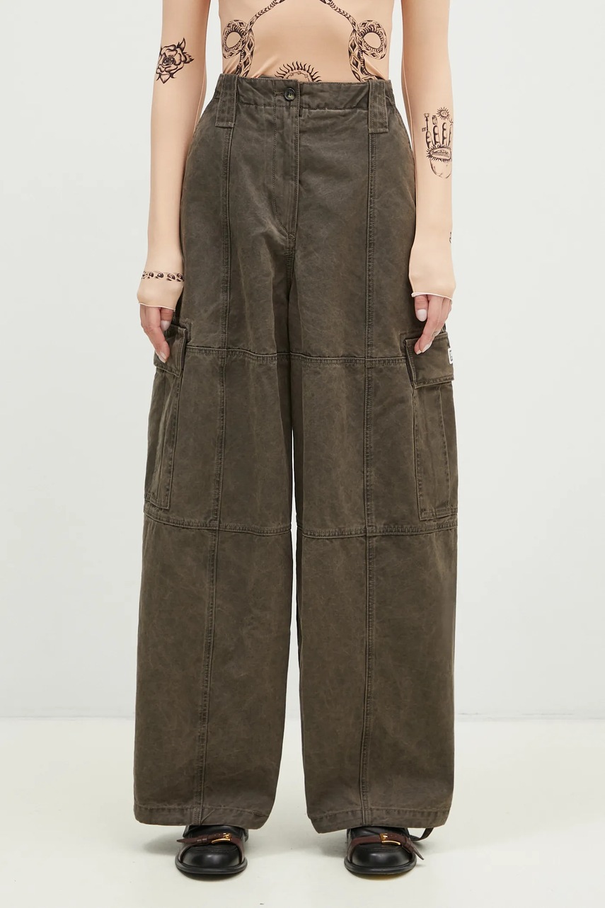 Levně Bavlněné kalhoty Kenzo Dyed Canvas Cargo Pants hnědá barva, široké, high waist, FE62PA0909GK.92