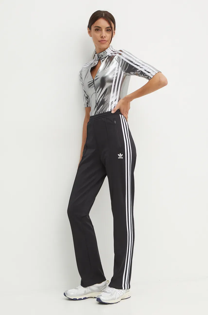 Спортивные штаны adidas Originals Adicolor цвет чёрный с аппликацией IW3171 Спортивные штаны adidas Originals Adicolor цвет чёрный с аппликацией IW3171