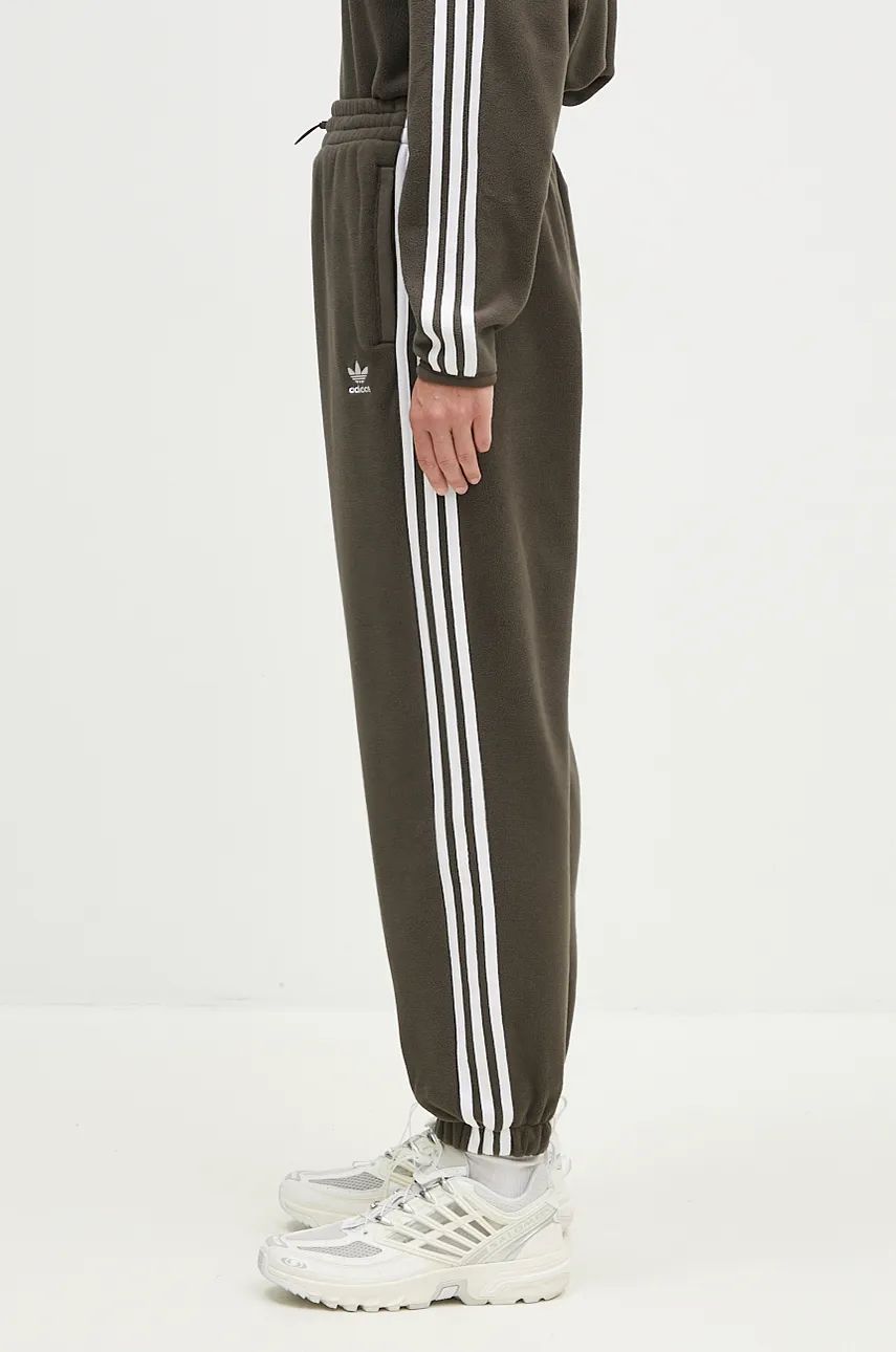 Donji dio trenirke adidas Originals Polar Fleece Track Pant boja: zelena, s aplikacijom, IY7835