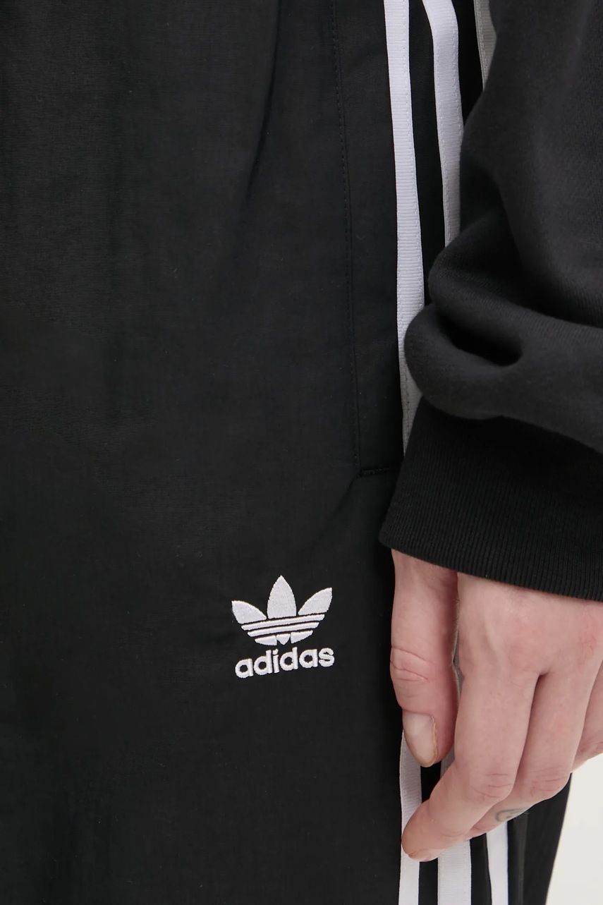 Παντελόνι φόρμας adidas Originals Woven Track Pant χρώμα: μαύρο, JD5335 φωτογραφία